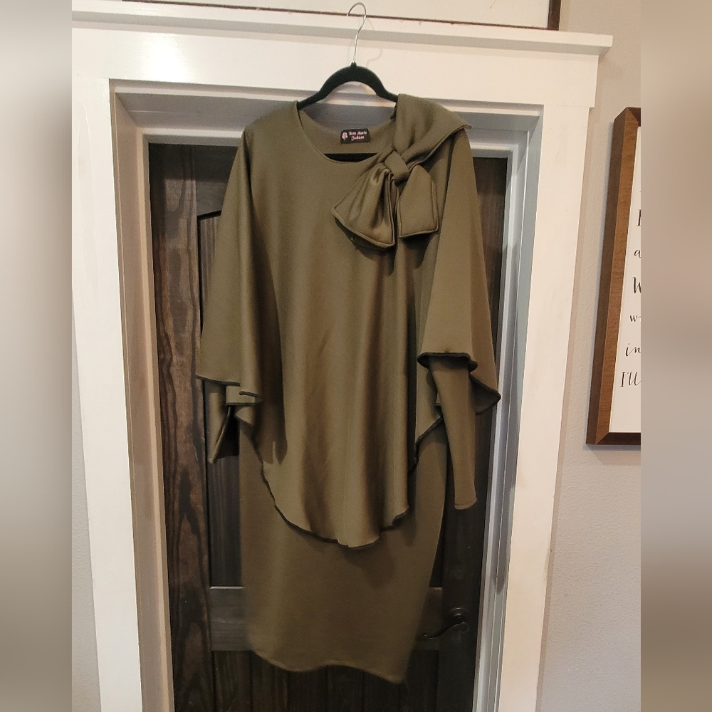 Rose Marie Fashion olive green, cape dress with bow detail